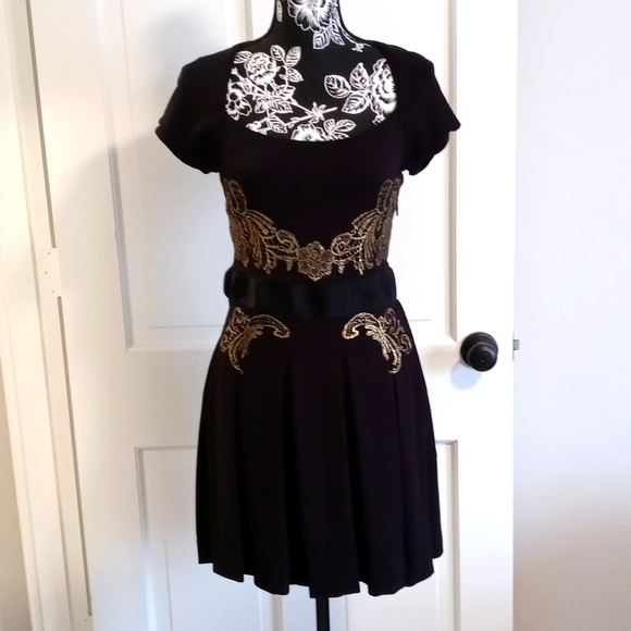 🖤Juicy Couture🖤 - Black Dress w/Gold Applique - Picture 2 of 10